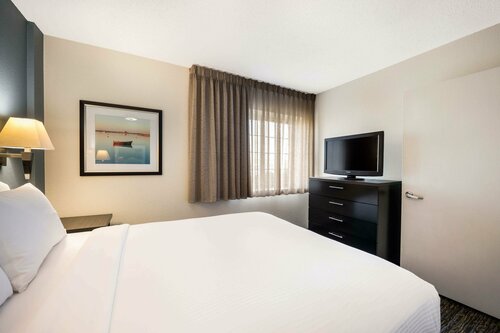 Гостиница Sonesta Simply Suites Columbus Airport Gahanna