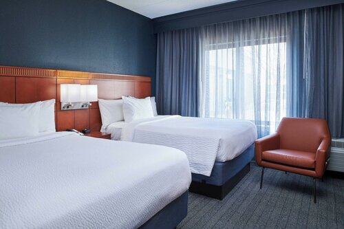 Гостиница Courtyard by Marriott Chicago Highland Park/Northbrook