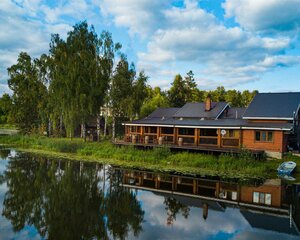 Turistichesky kompleks Solyanoy ostrov (rabochiy posyolok Nekrasovskoye, Kooperativnaya ulitsa, 1А) ، مطعم