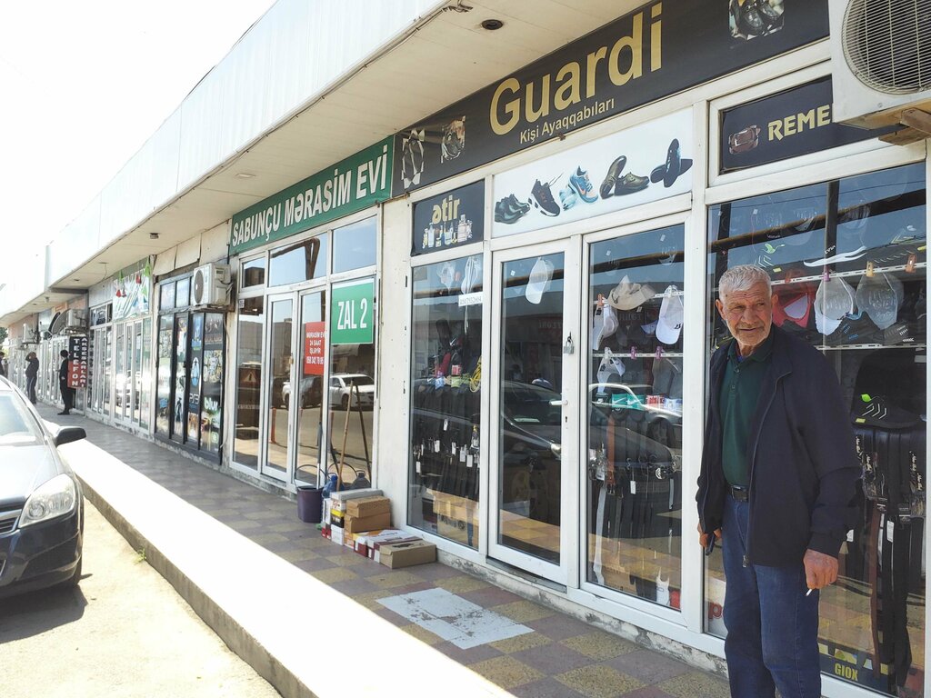 Clothing store Guardi, Baku, photo