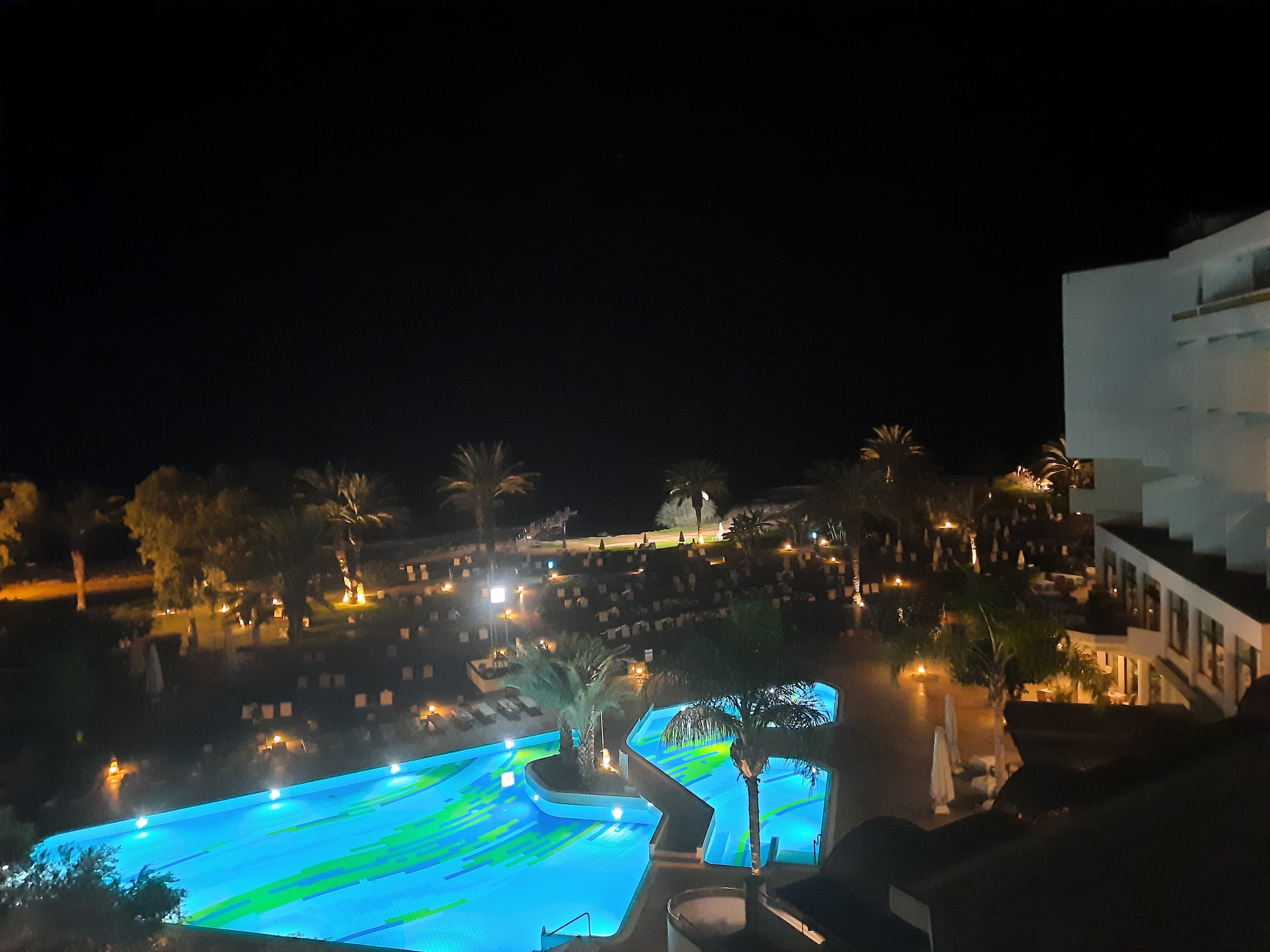 Фото Constantinou Bros Athena Royal Beach Hotel