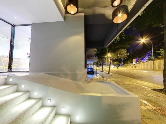 Фото Flora by Crossroads Hotel