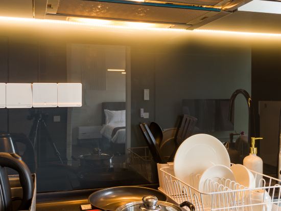 Фото Scarletz Suites by Five senses