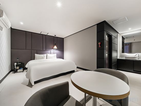 Фото Gupo Station Almond Hotel