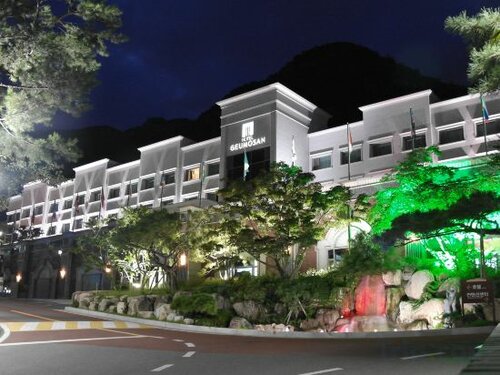 Гостиница Hotel Geumosan в Кенсан-Пукто