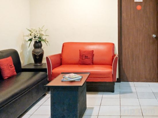 Фото RedDoorz near Baclay Drive Super Metro