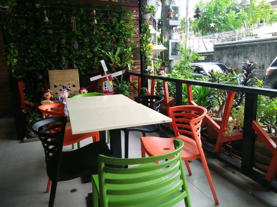 Фото The Konnect Hotel