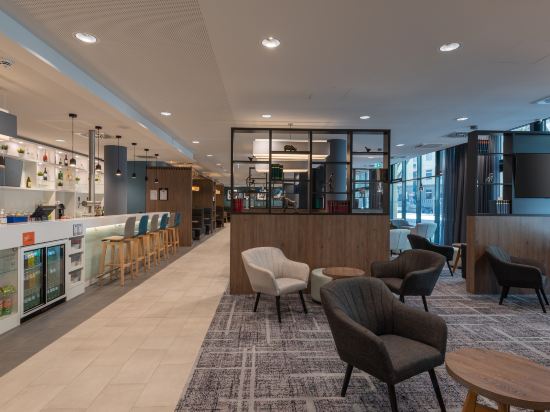 Фото Hampton by Hilton Düsseldorf City Centre