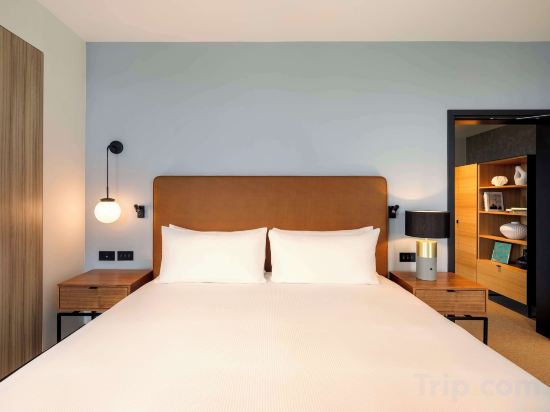 Фото Hilton Woking