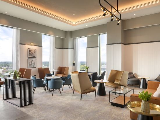 Фото Hilton Woking