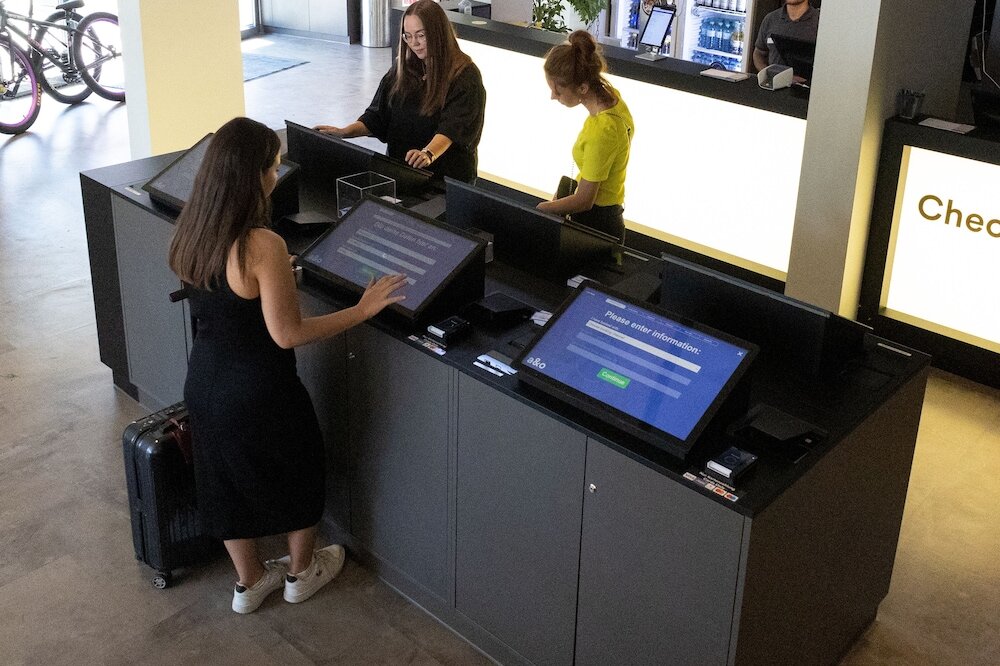 Фото A&o München Hackerbrücke