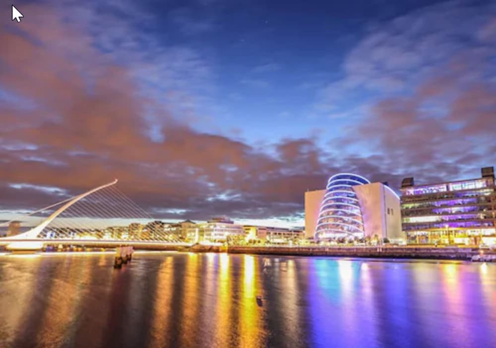 Фото Clayton Hotel Cardiff Lane