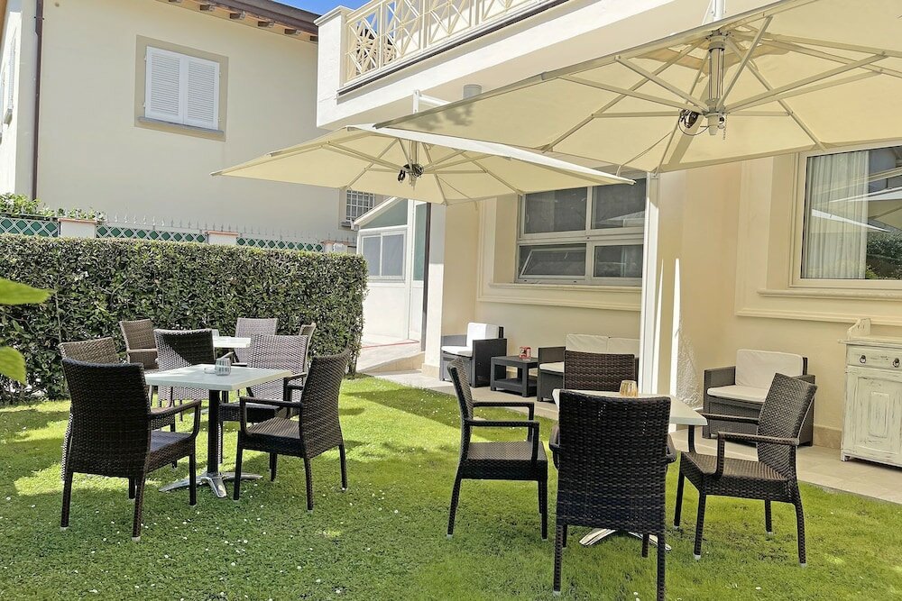 Фото Hotel Pigalle