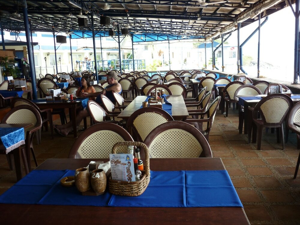 Фото Blue Rock Beach Resort