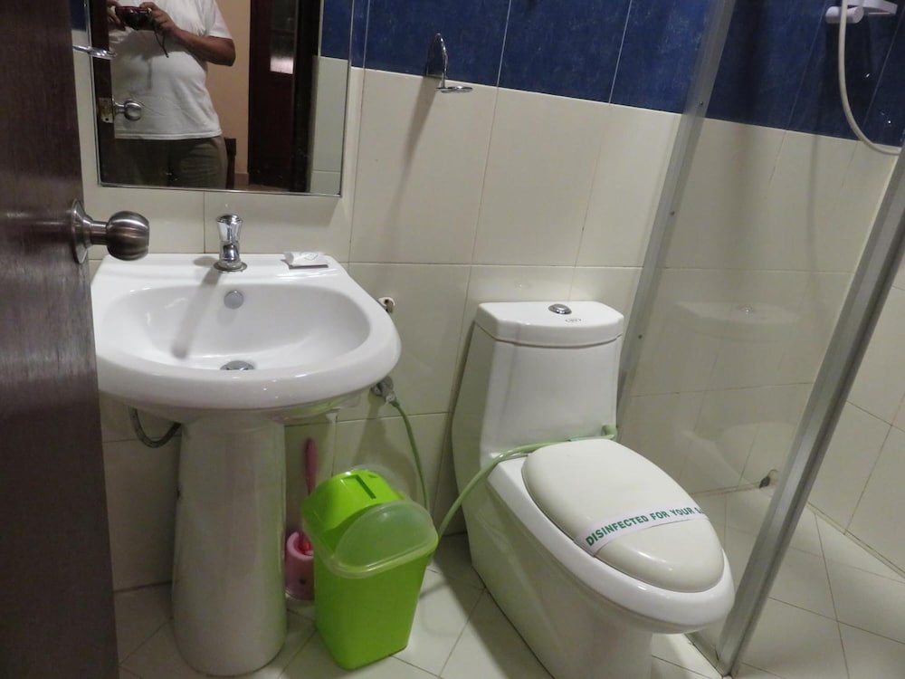 Фото Days Inn Kandy