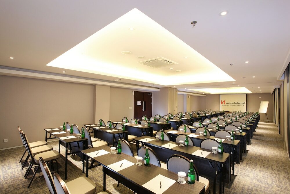 Фото Swiss-Belhotel Pondok Indah
