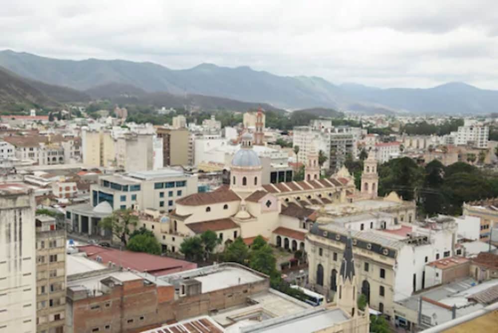 Фото Alejandro i Hotel