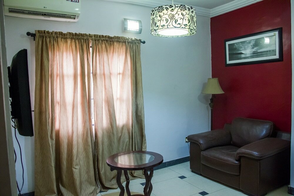 Фото Tivoli Residence & Bar