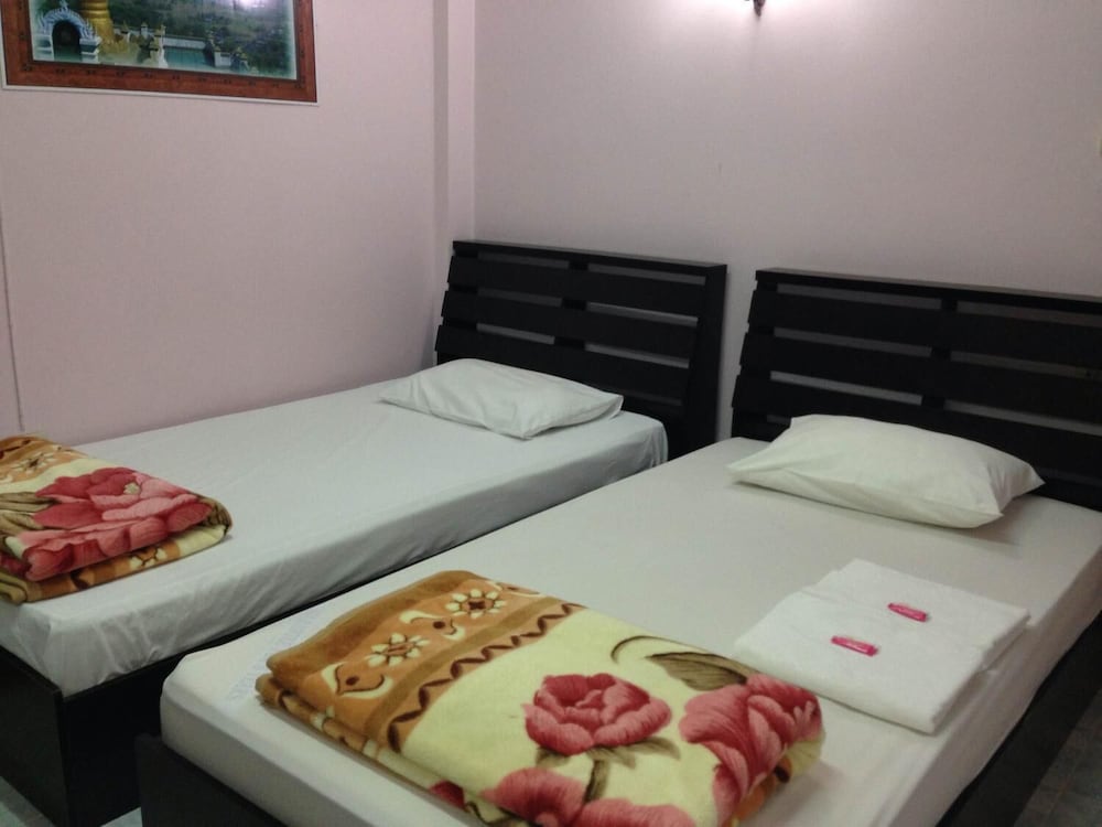 Фото Puangchompoo Place