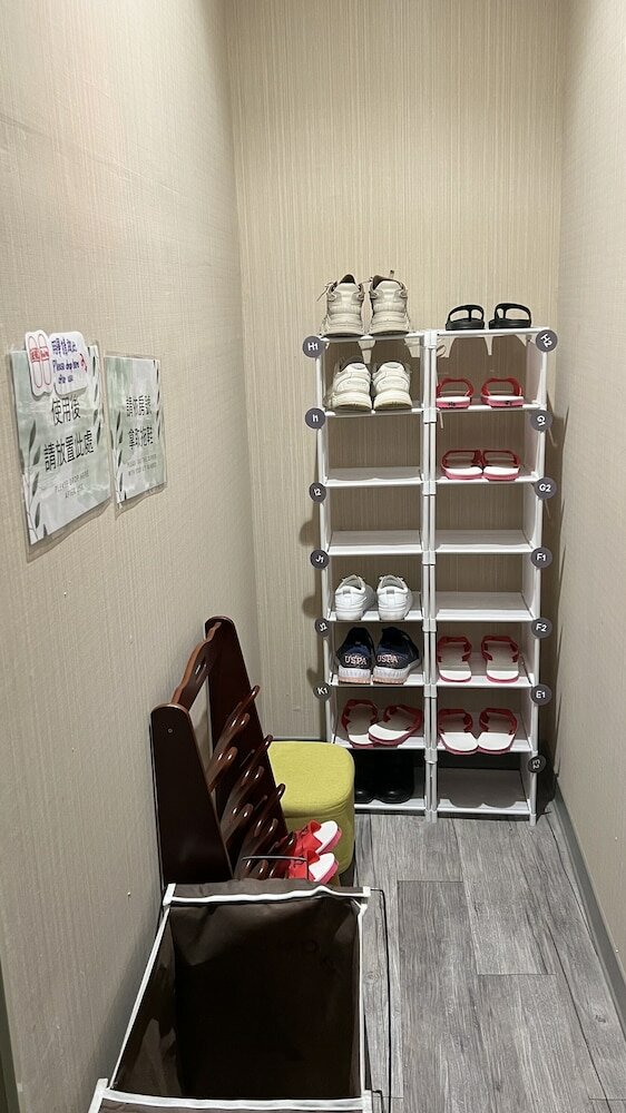 Фото Old Door Hostel & Bar