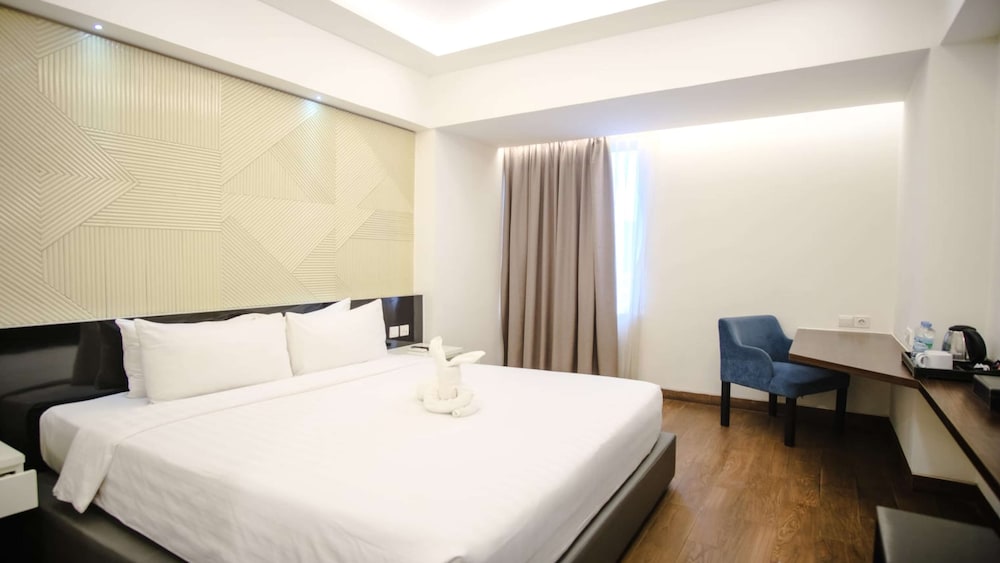 Фото Golden Tulip Essential Makassar