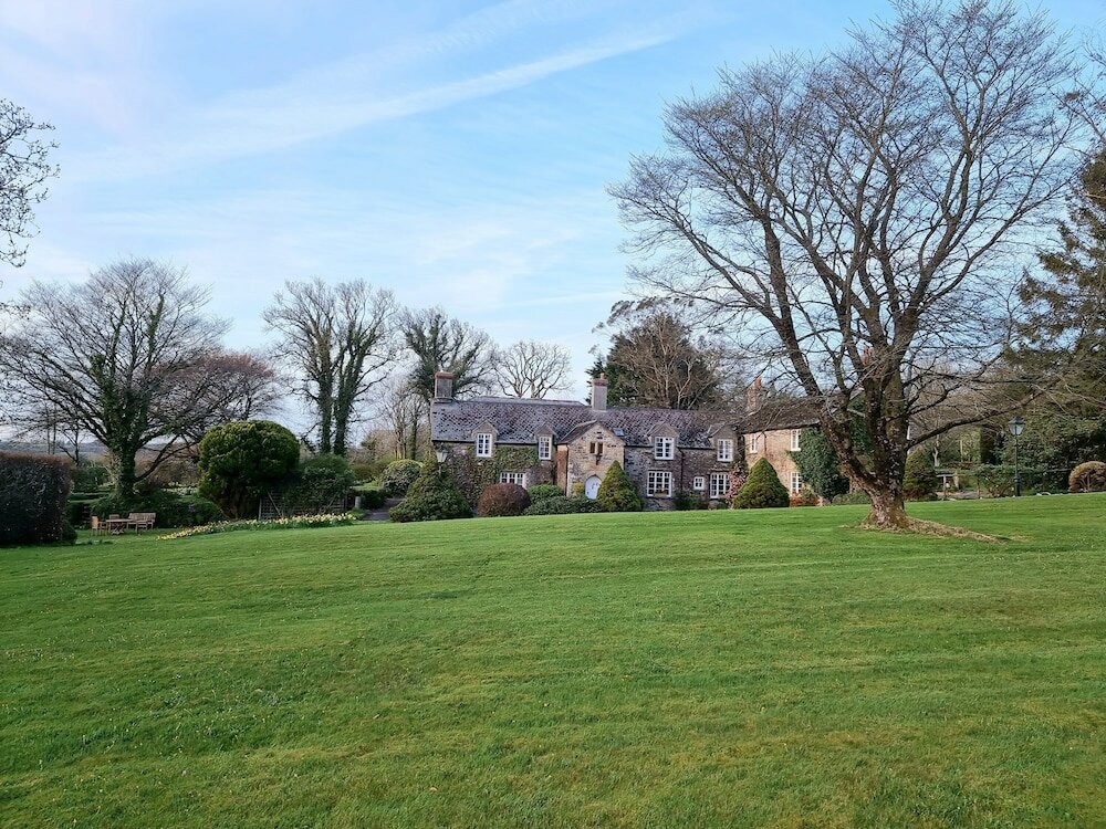 Фото Collaven Manor Hotel