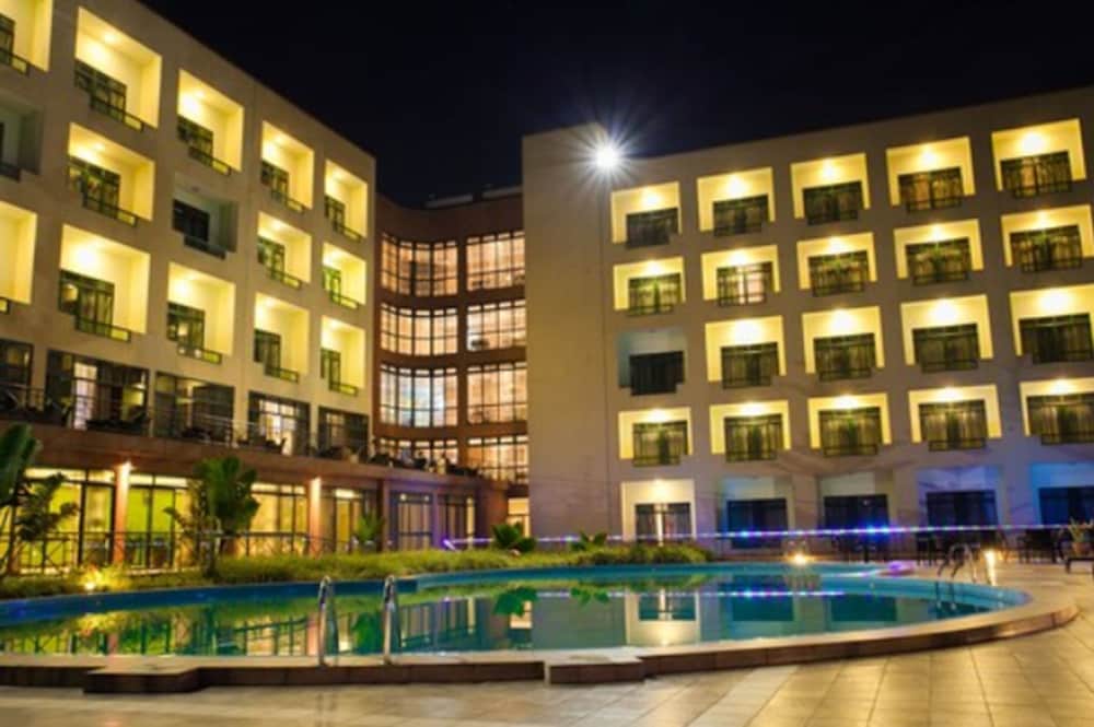 Фото отеля 1