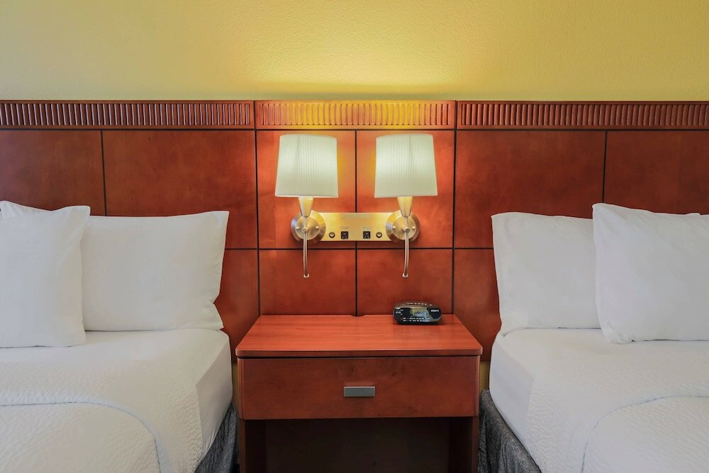 Фото Courtyard by Marriott Austin Airport