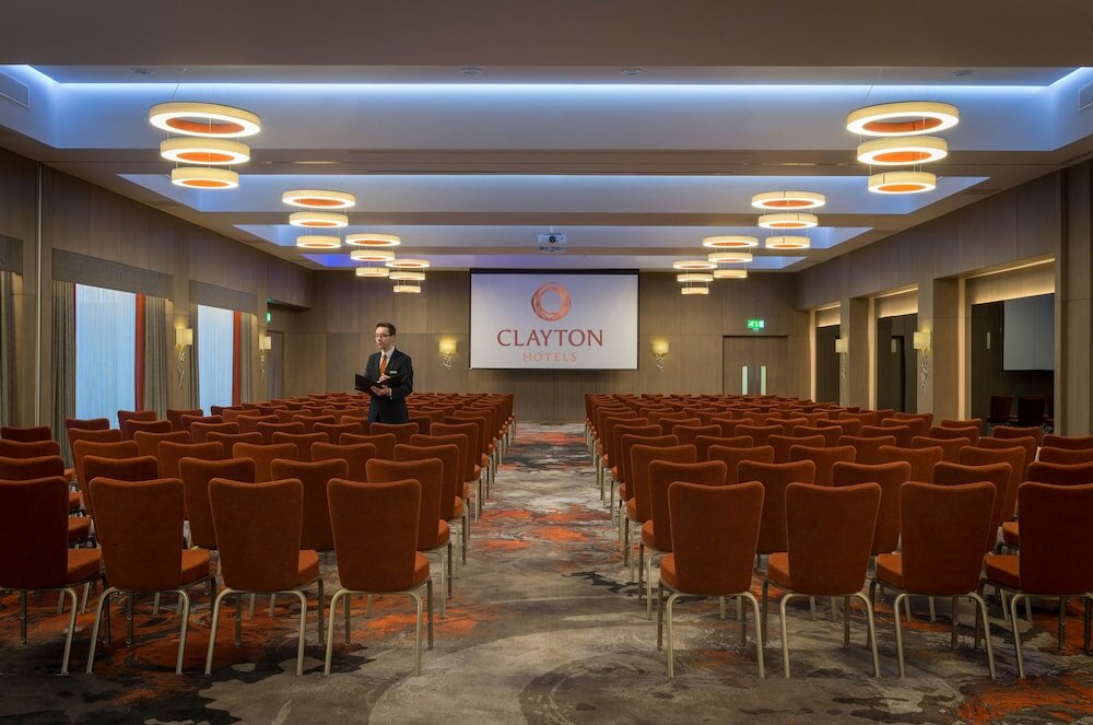 Фото Clayton Hotel Chiswick