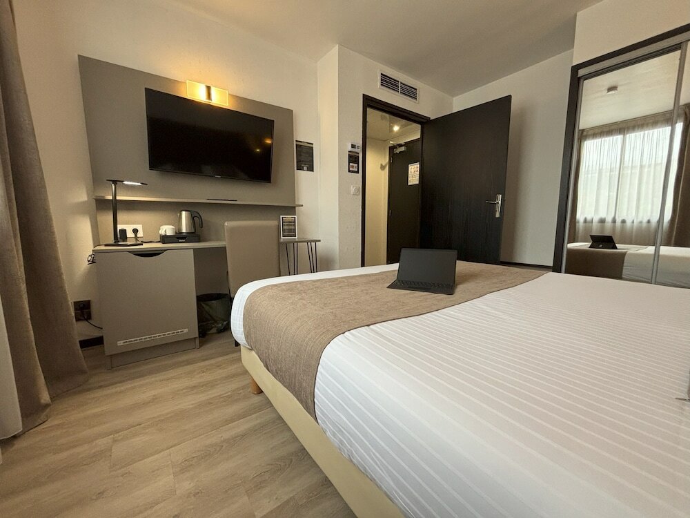 Фото Hôtel Le Valois, Cognac Centre