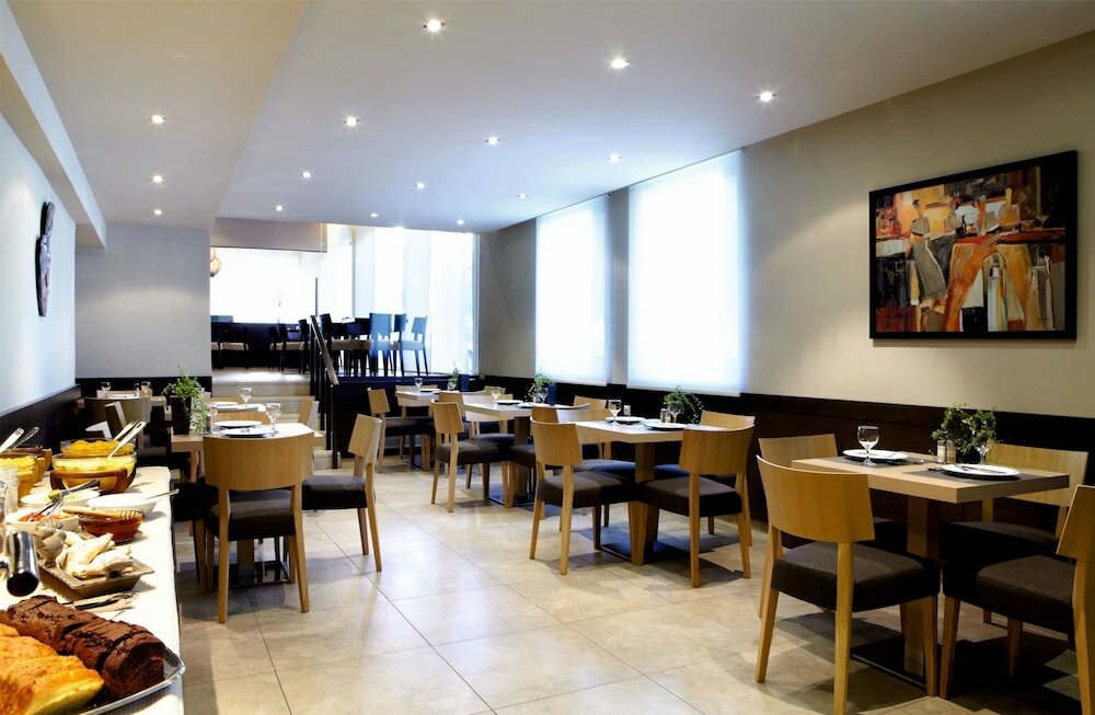 Фото Mouikis Hotel