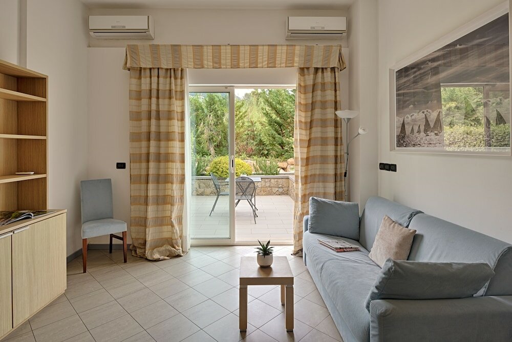 Фото Aregai Marina Hotel & Residence