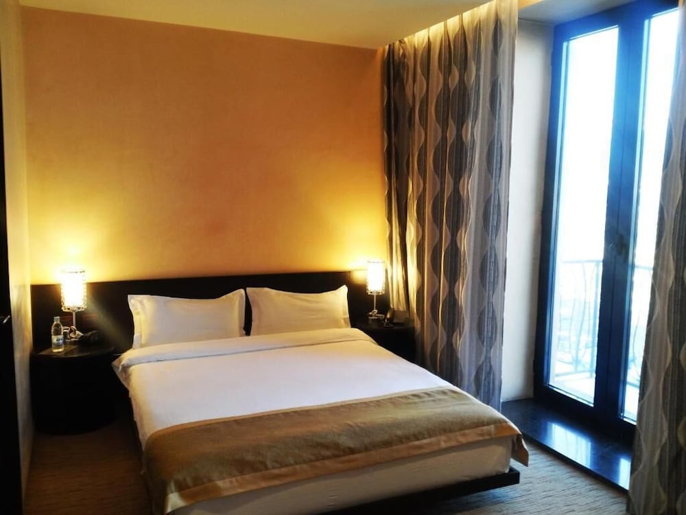 Фото Urgoo Boutique Hotel