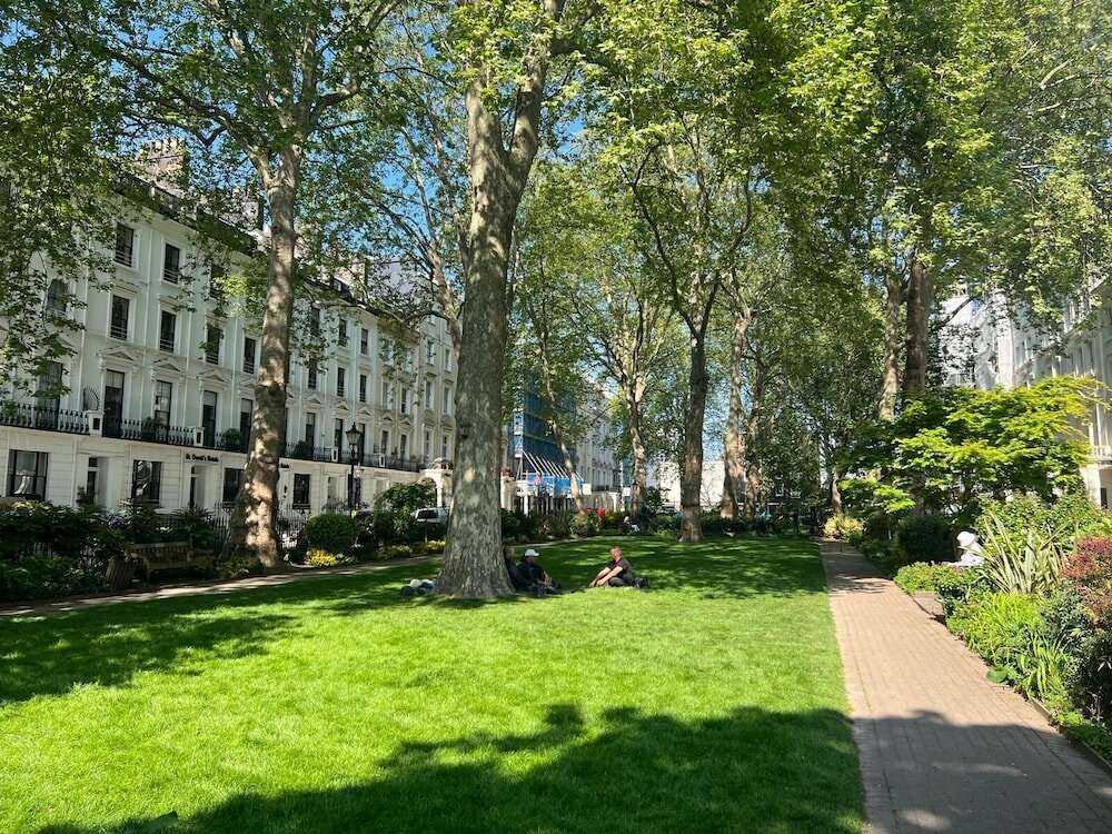 Фото Tudor Court Hotel