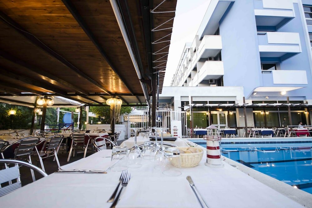 Фото Hotel Helios