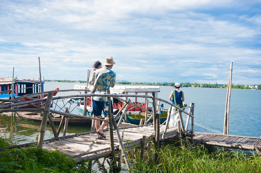 Фото Vinh Hung Riverside Resort & SPA