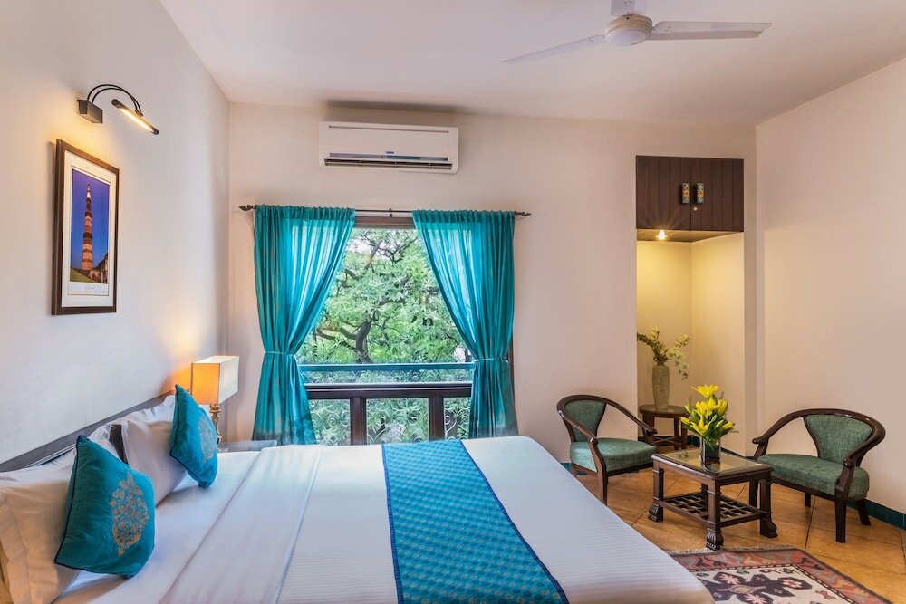 Фото Home@F37 Kailash Colony Metro