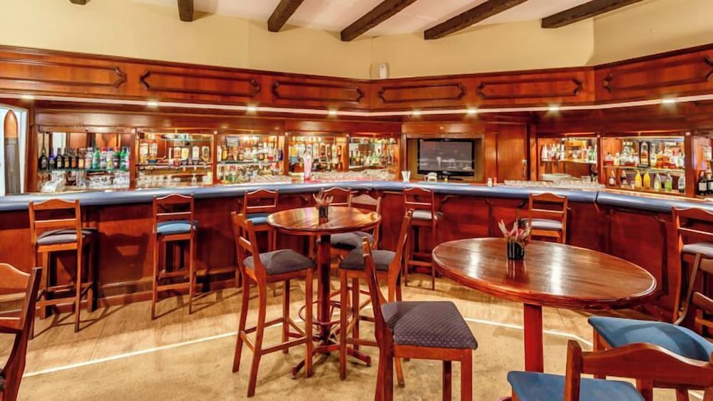 Фото Hotel Numbi and Garden Suites