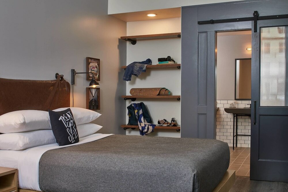 Фото Moxy Atlanta Midtown