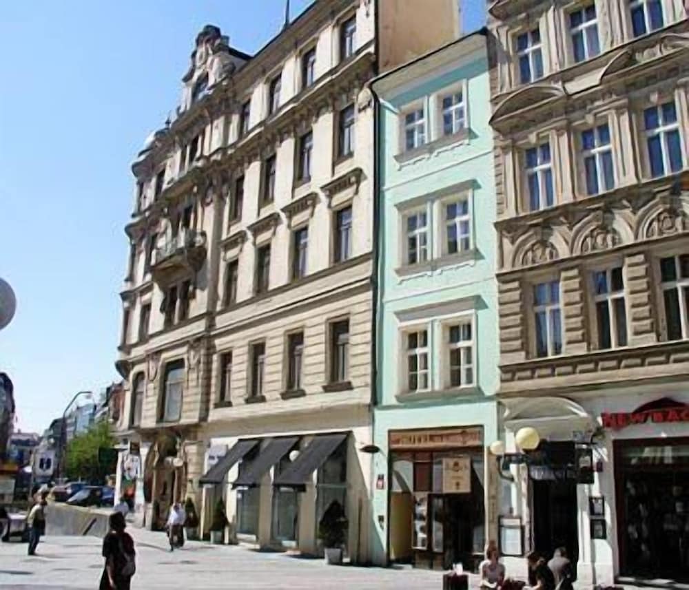 Фото отеля 1