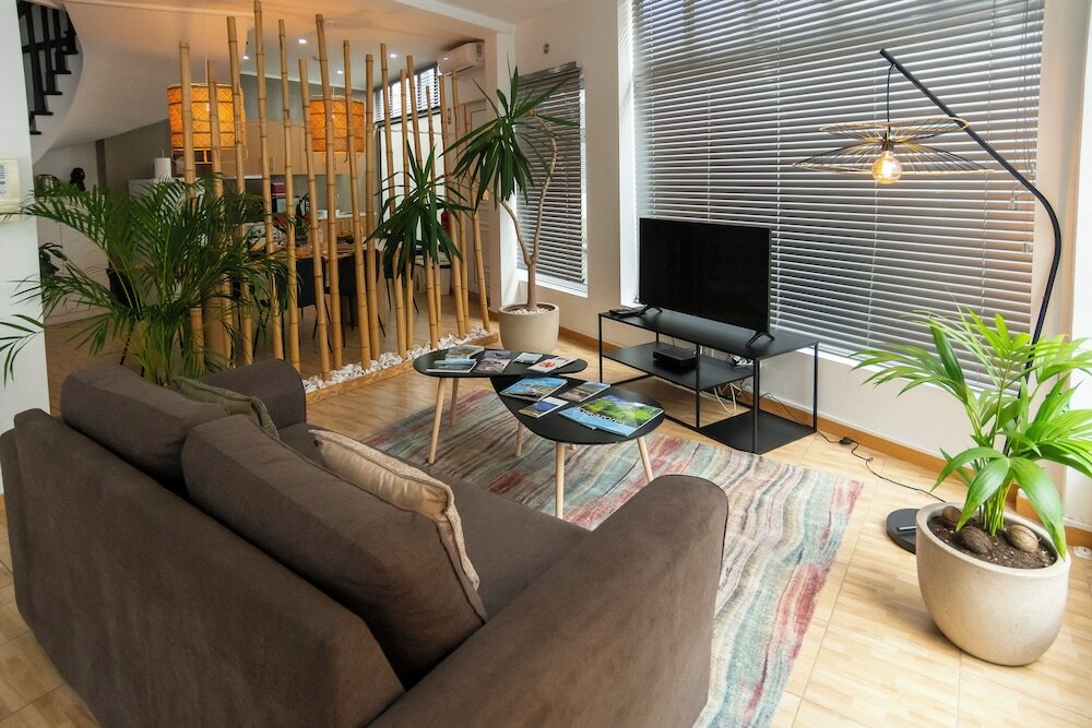 Фото Central Guest House