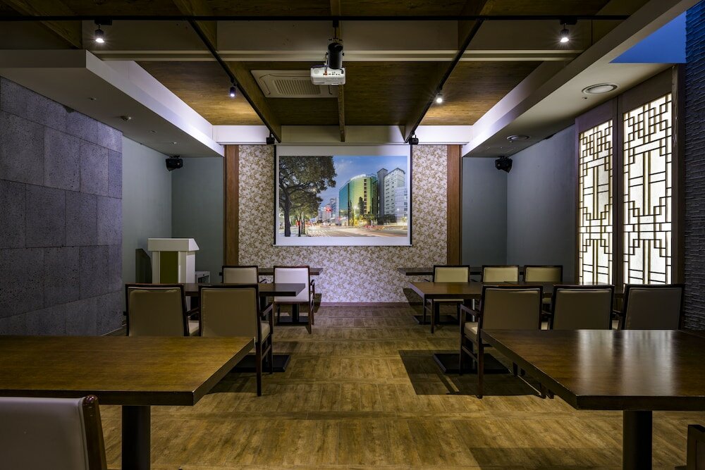 Фото Shin Shin Hotel Jeju Airport