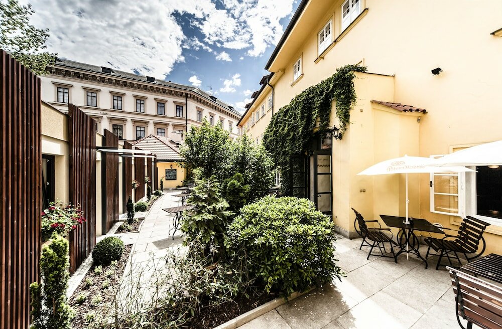 Фото Archibald At the Charles Bridge