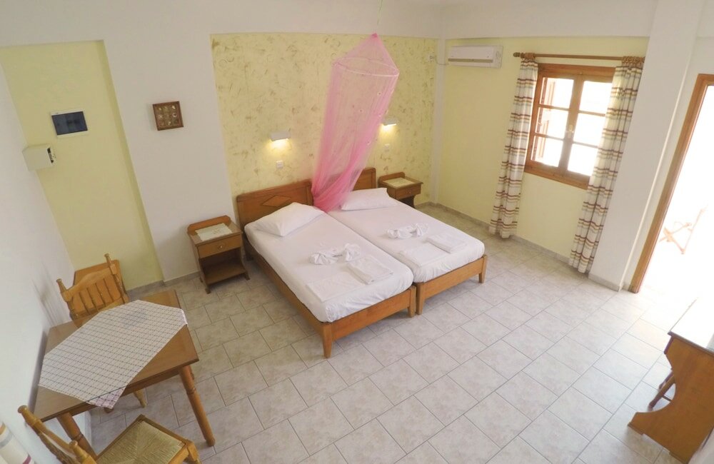 Фото Tarsanas Apartments