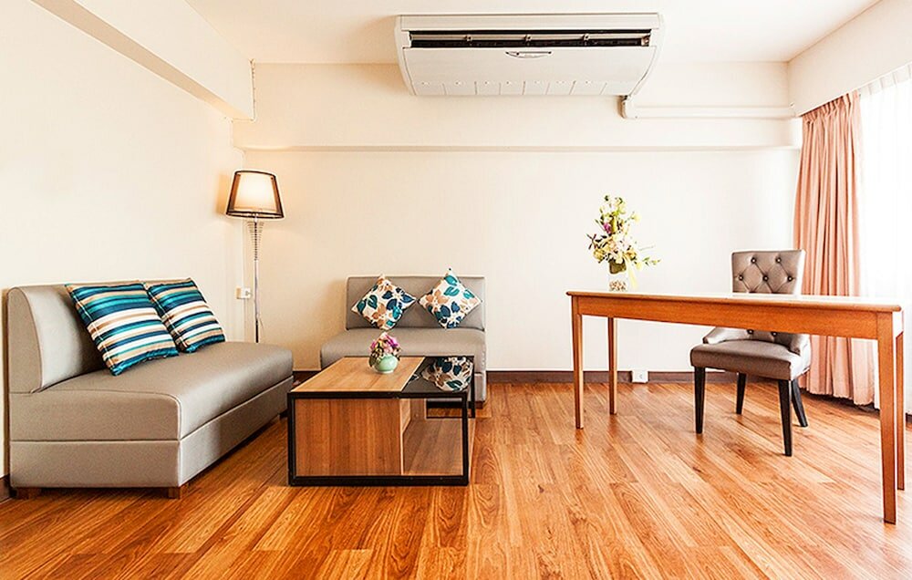 Фото Samran Place Hotel