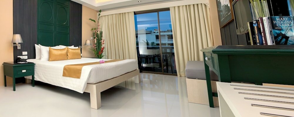 Фото The Old Phuket Karon Beach Resort