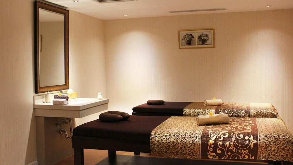 Фото Adimulia Hotel Medan