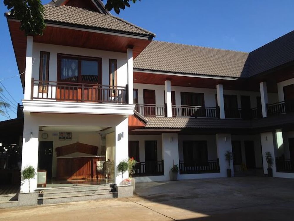 Фото Chalouvanh Hotel