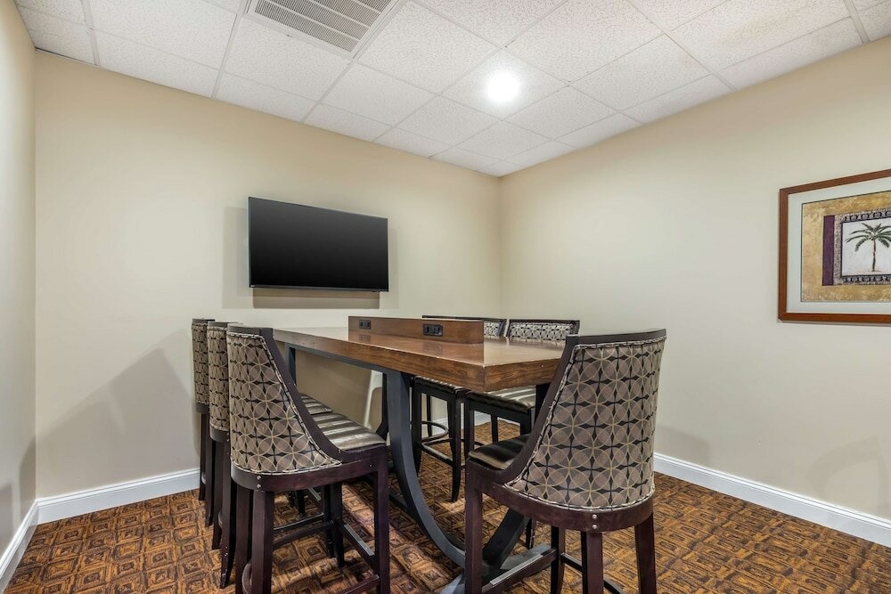 Фото Best Western Ocean City Hotel & Suites