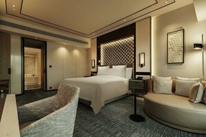 Four Seasons Hotel Hong Kong (Hong Kong, Hong Kong, Finance Street), hotel